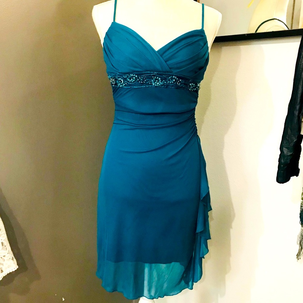 JODI KRISTOPHER Green Asymmetric Layers Dress